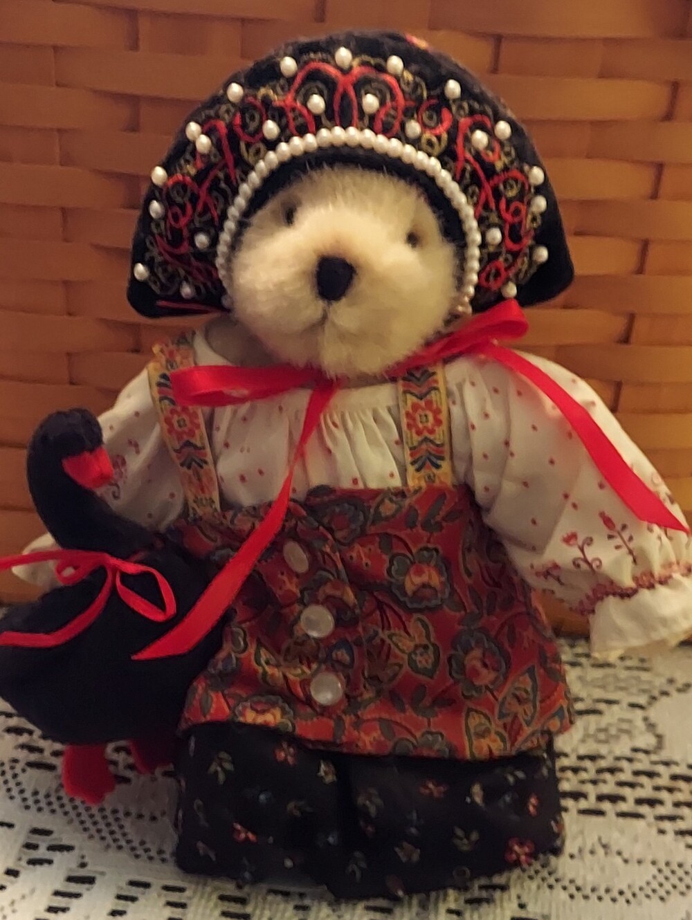 Muffy Vanderbear "Czarina Muffina"